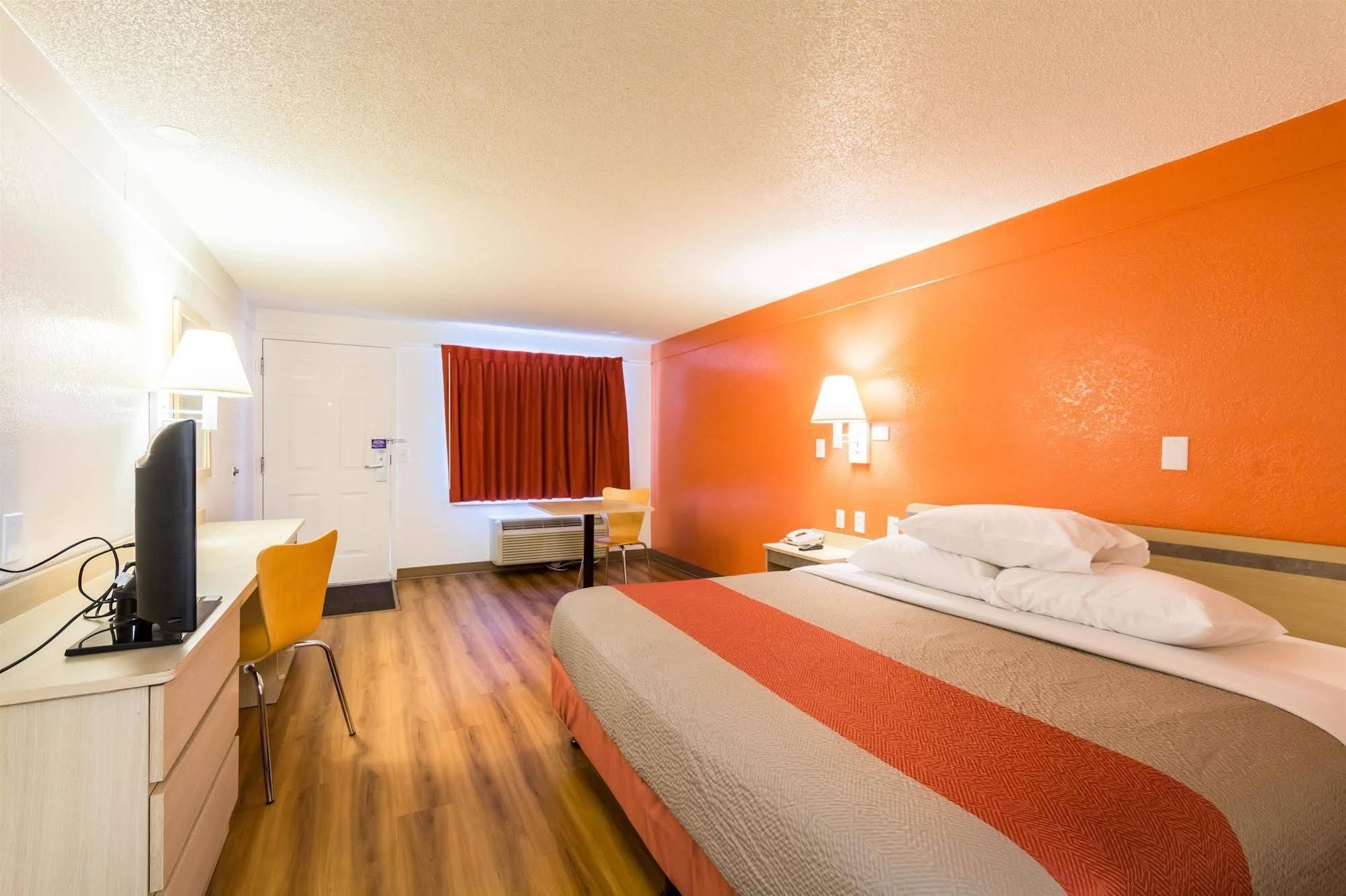 Travelodge By Wyndham Essington / Philadelphia Airport Bagian luar foto
