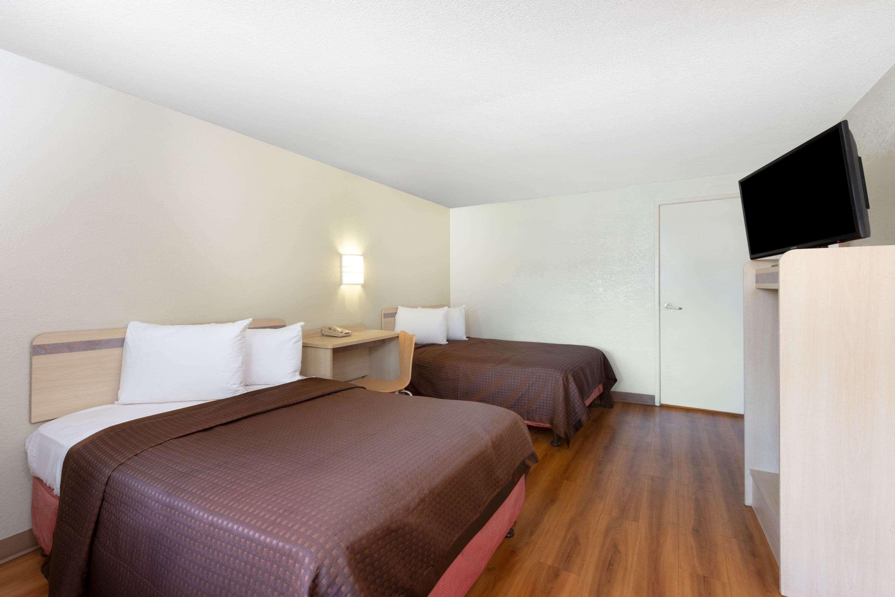 Travelodge By Wyndham Essington / Philadelphia Airport Bagian luar foto