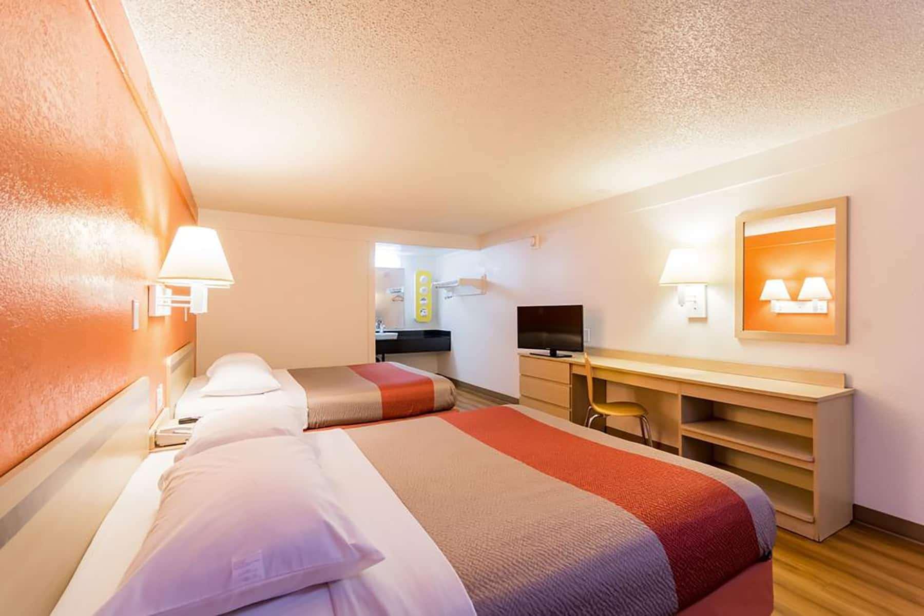 Travelodge By Wyndham Essington / Philadelphia Airport Bagian luar foto