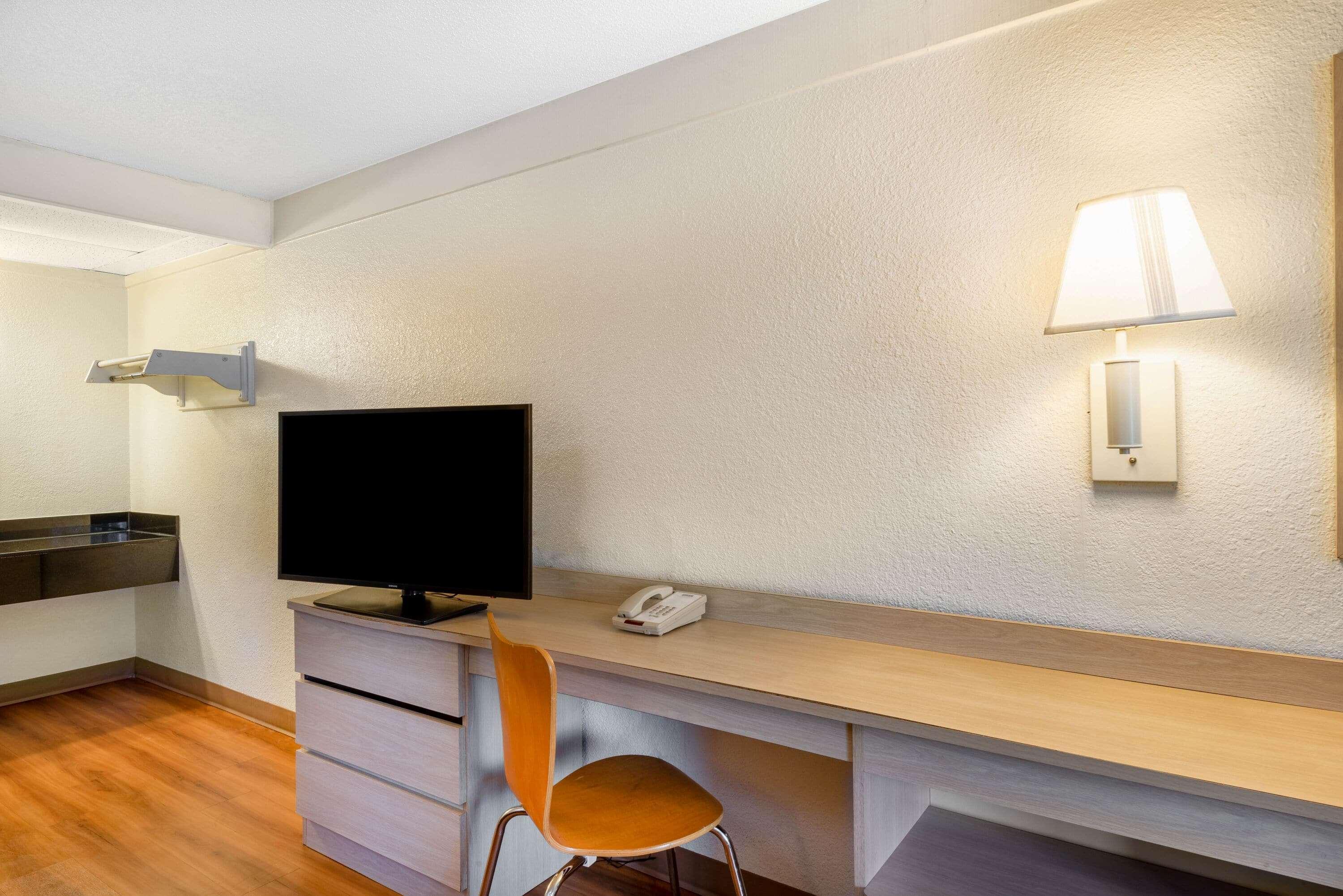 Travelodge By Wyndham Essington / Philadelphia Airport Bagian luar foto