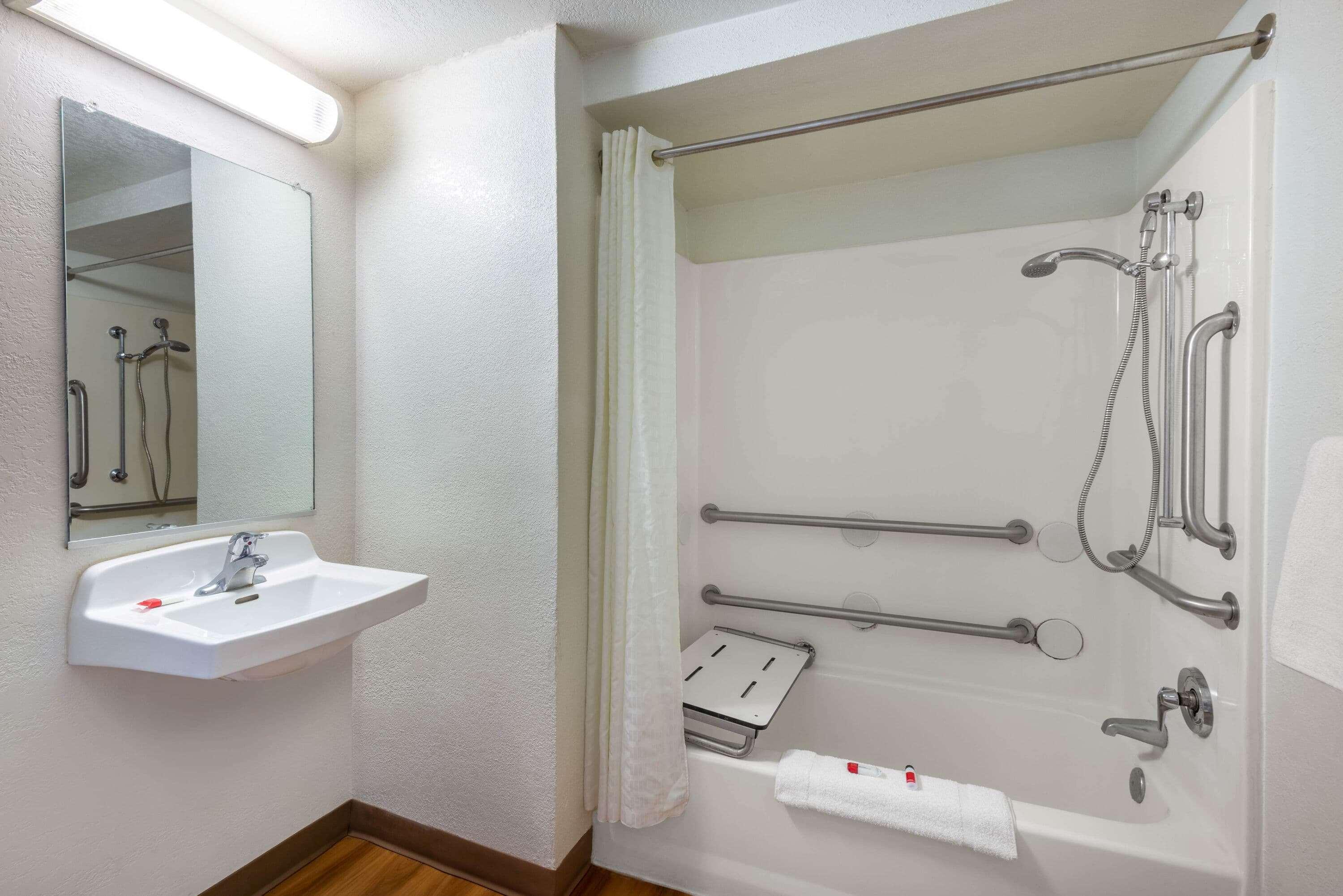Travelodge By Wyndham Essington / Philadelphia Airport Bagian luar foto