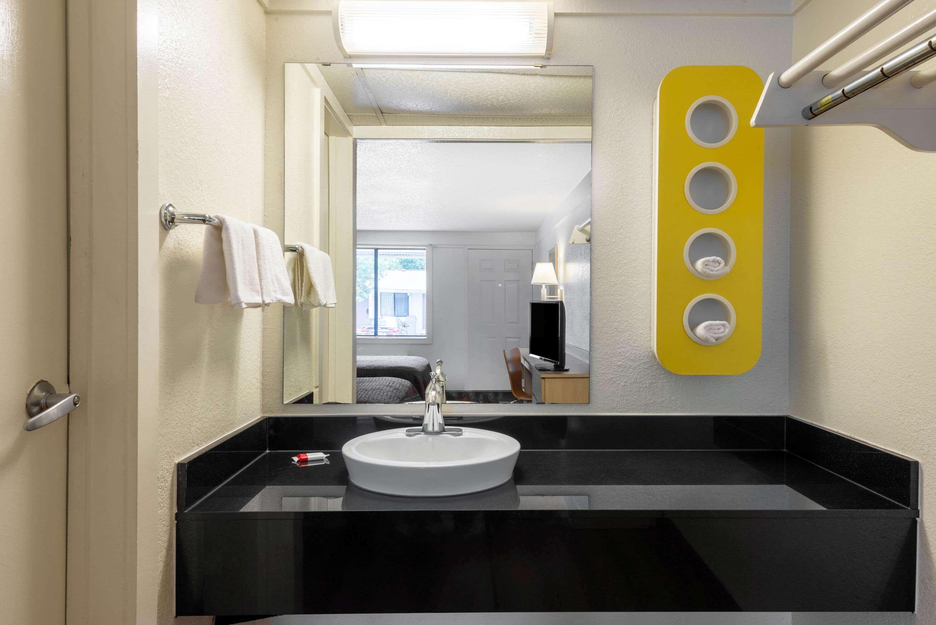 Travelodge By Wyndham Essington / Philadelphia Airport Bagian luar foto