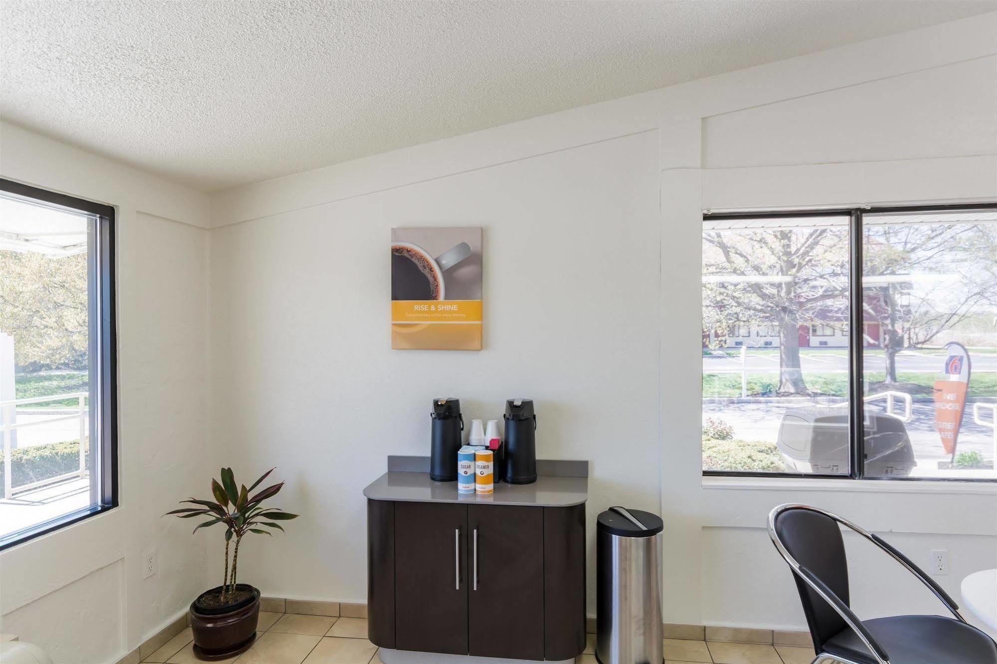 Travelodge By Wyndham Essington / Philadelphia Airport Bagian luar foto